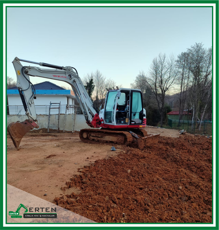 Ertem Kiralık İş Makinaları - 9 Tonluk Kırıcılı Kovalı Ekskavatör Kirala